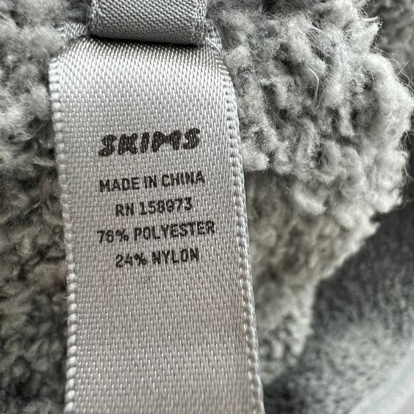 SKIMS Gray Sweatshirt Fuzzy Sherpa Collared Snap-Button Size S/M Small/Medium - Picture 7 of 8